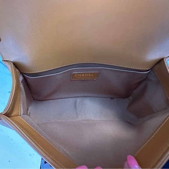 Chanel Old Medium Boy Handbag - Picture 13 of 14